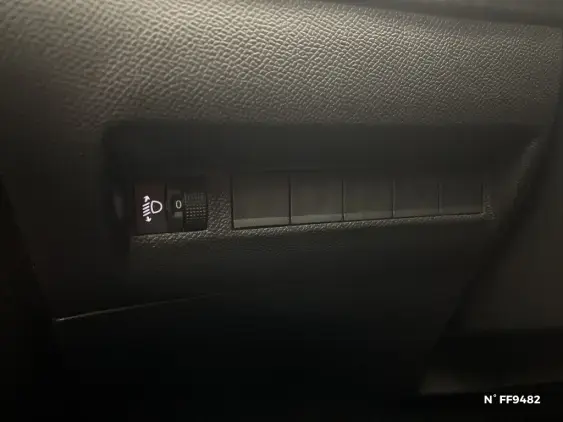 PEUGEOT 2008 - voiture de démonstration - Photo 15