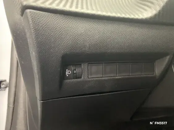 PEUGEOT 208 BUSINESS R II - voiture de démonstration - Photo 13