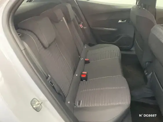 PEUGEOT 2008 ELECTRIQUE II - voiture de démonstration - Photo 11