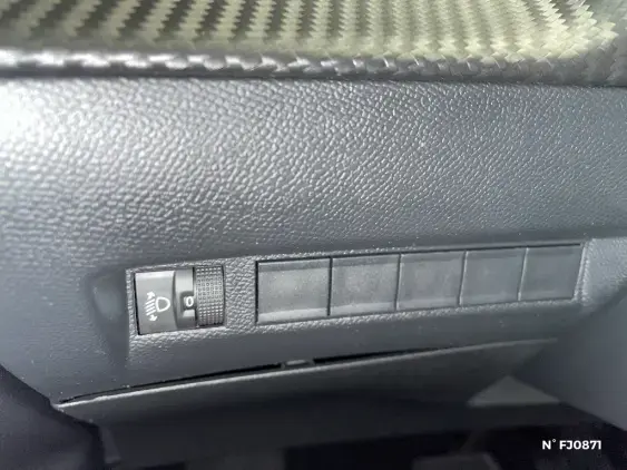 PEUGEOT 2008 - voiture de démonstration - Photo 15