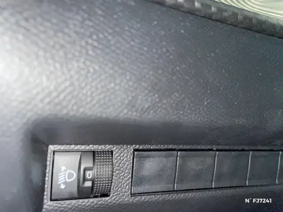 PEUGEOT 208 BUSINESS R II - voiture de démonstration - Photo 15