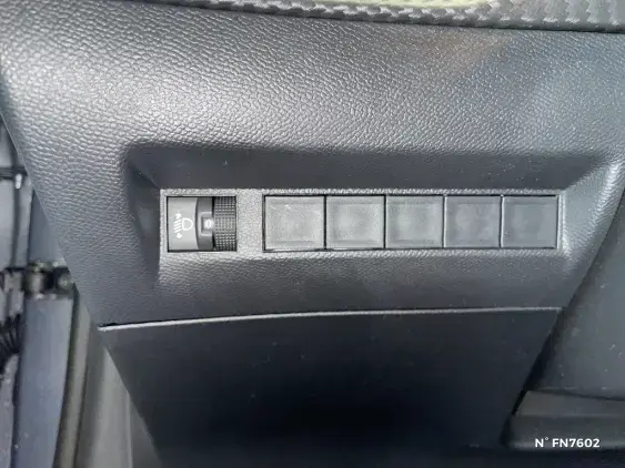 PEUGEOT 208 BUSINESS R II - voiture de démonstration - Photo 15