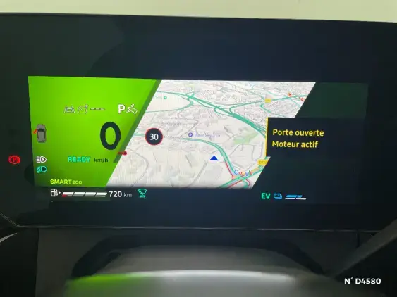 RENAULT CLIO VI - voiture de démonstration - Photo 12