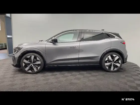 RENAULT MEGANE V - voiture de démonstration - Photo 2