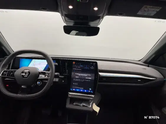 RENAULT MEGANE V - voiture de démonstration - Photo 9