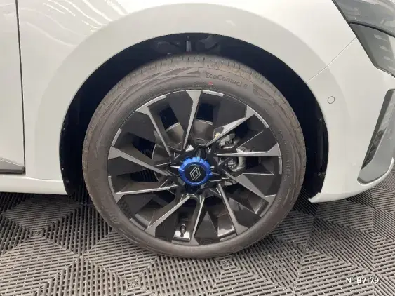 RENAULT CLIO V - voiture de démonstration - Photo 8