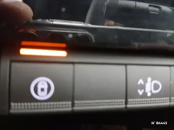 RENAULT CLIO VI - voiture de démonstration - Photo 15