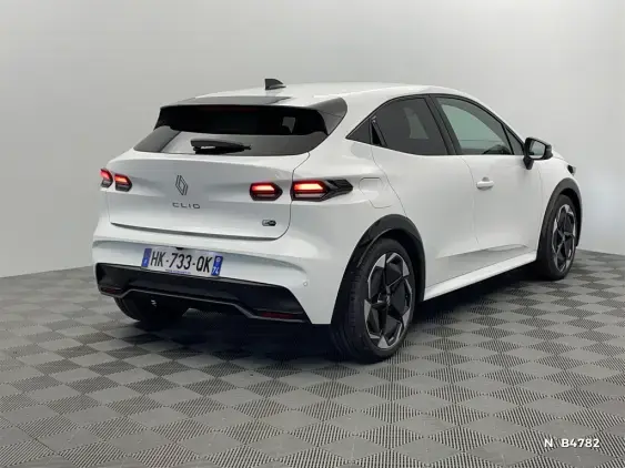RENAULT CLIO VI - voiture de démonstration - Photo 4