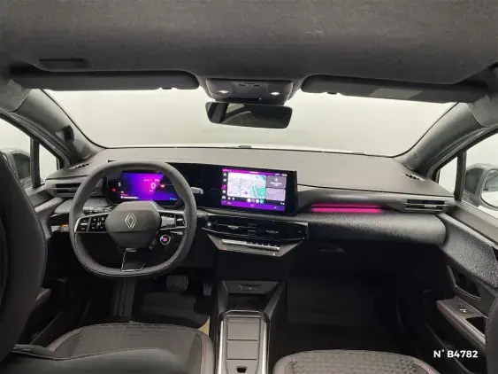 RENAULT CLIO VI - voiture de démonstration - Photo 9