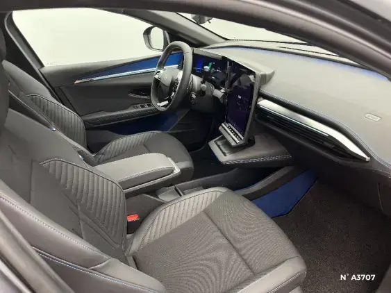 RENAULT MEGANE V - voiture de démonstration - Photo 10