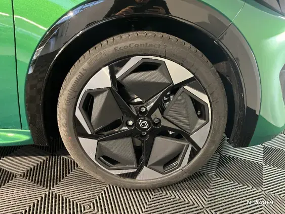 RENAULT CLIO VI - voiture de démonstration - Photo 8