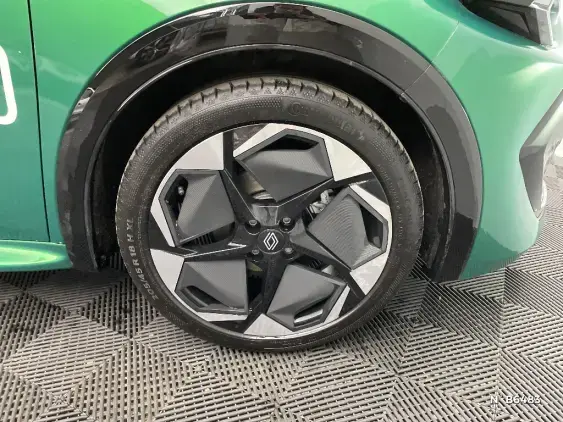 RENAULT CLIO VI - voiture de démonstration - Photo 8