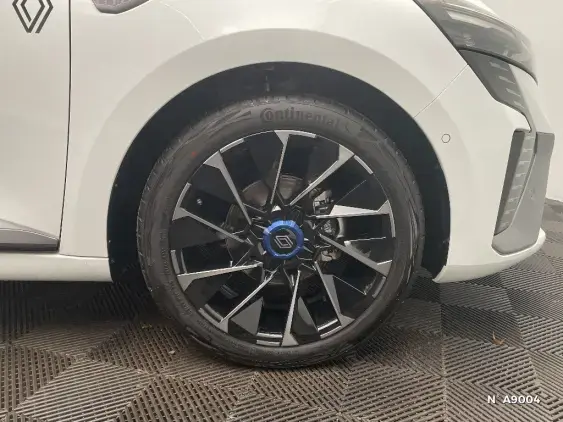 RENAULT CLIO V - voiture de démonstration - Photo 8