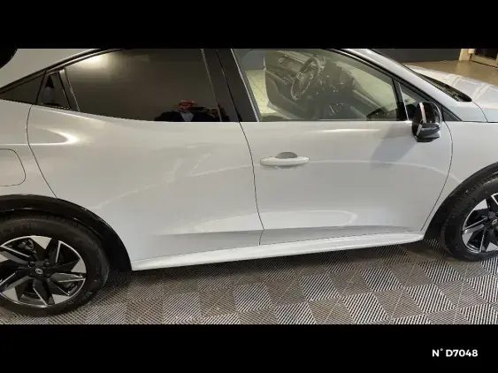 RENAULT CLIO VI - voiture de démonstration - Photo 5