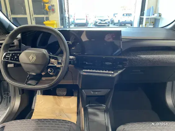 RENAULT CLIO VI - voiture de démonstration - Photo 9