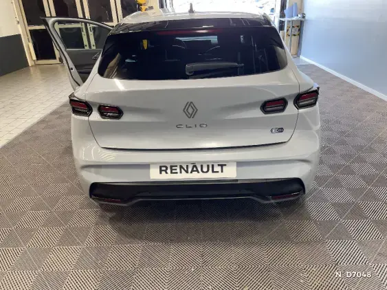 RENAULT CLIO VI - voiture de démonstration - Photo 6