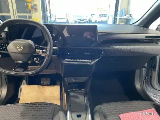 RENAULT CLIO VI - voiture de démonstration - Photo 10