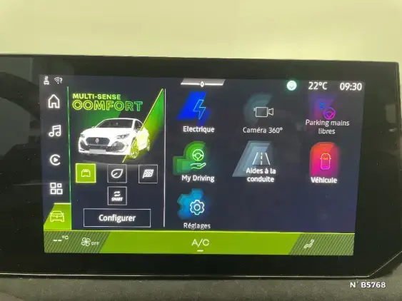 RENAULT CLIO VI - voiture de démonstration - Photo 15