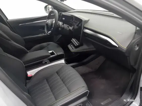 RENAULT MEGANE V - voiture de démonstration - Photo 10