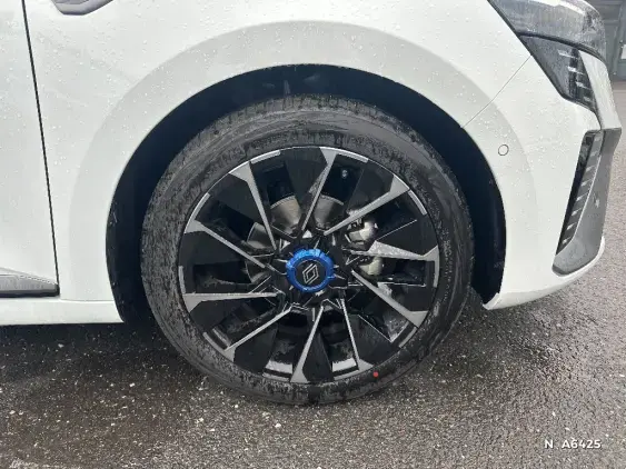 RENAULT CLIO V - voiture de démonstration - Photo 8