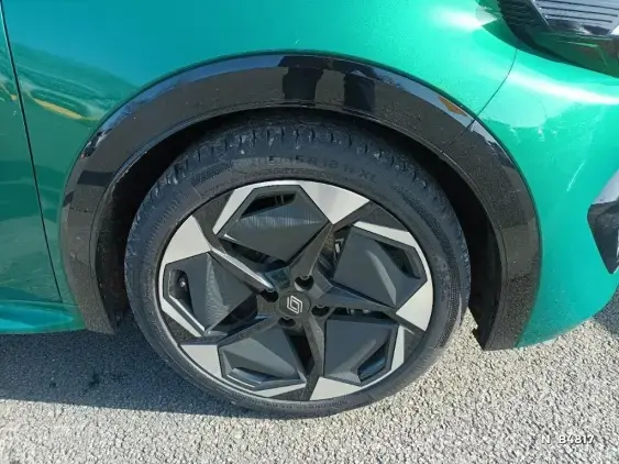 RENAULT CLIO VI - voiture de démonstration - Photo 8