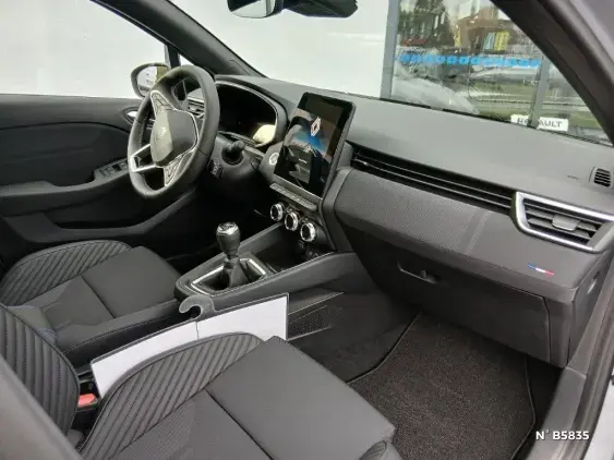 RENAULT CLIO V - voiture de démonstration - Photo 10