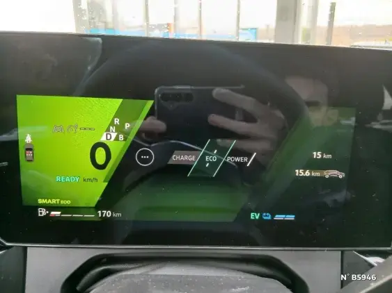 RENAULT CLIO VI - voiture de démonstration - Photo 12