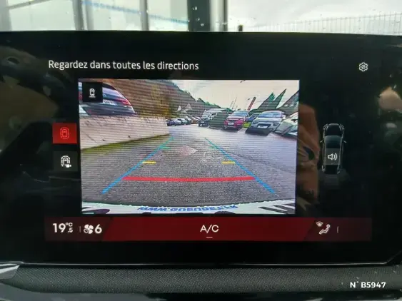 RENAULT CLIO VI - voiture de démonstration - Photo 14