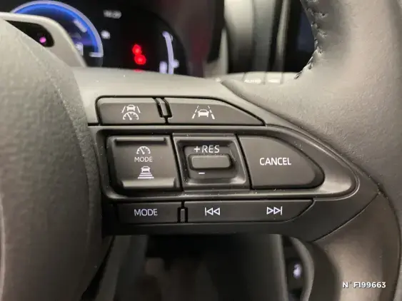 TOYOTA YARIS CROSS - voiture de démonstration - Photo 9