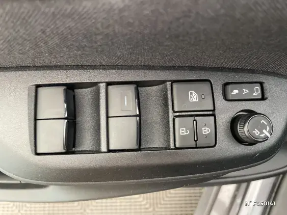 TOYOTA YARIS IV - voiture de démonstration - Photo 29