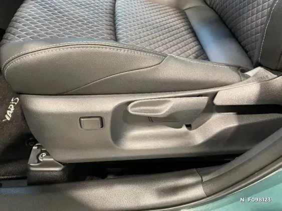 TOYOTA YARIS IV - voiture de démonstration - Photo 32