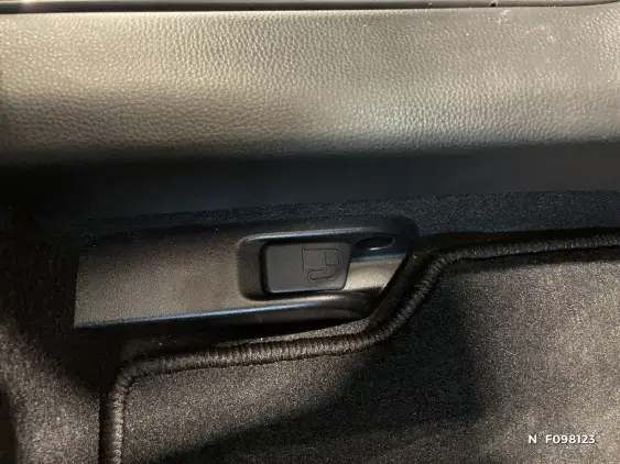 TOYOTA YARIS IV - voiture de démonstration - Photo 33