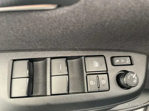 TOYOTA YARIS IV - voiture de démonstration - Photo 29