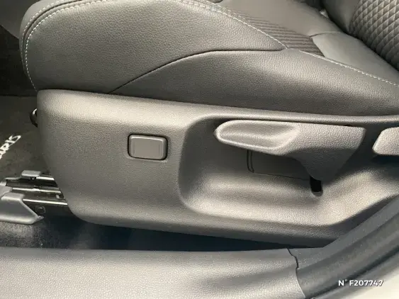 TOYOTA YARIS IV - voiture de démonstration - Photo 30