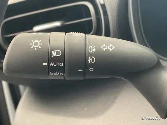 TOYOTA YARIS IV - voiture de démonstration - Photo 34