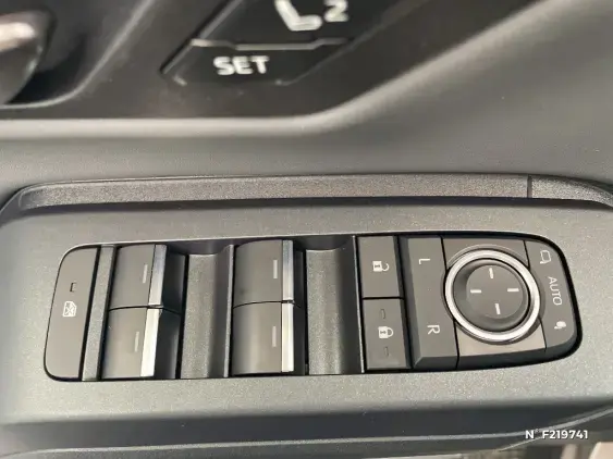 TOYOTA RAV 4 VI - voiture de démonstration - Photo 29