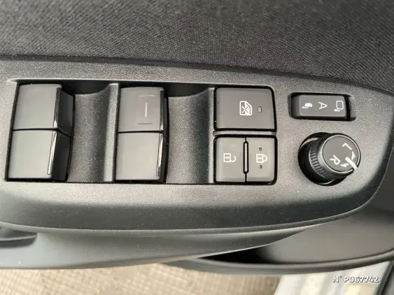 TOYOTA YARIS IV - voiture de démonstration - Photo 28