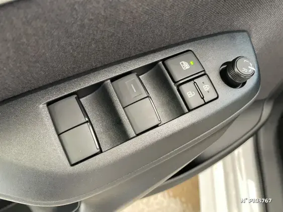 TOYOTA YARIS IV - voiture de démonstration - Photo 39