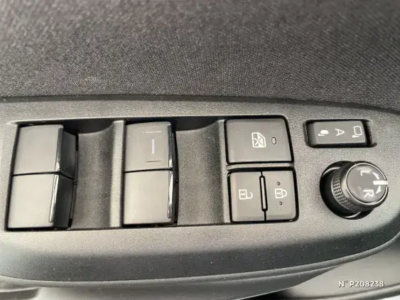TOYOTA YARIS IV - voiture de démonstration - Photo 30
