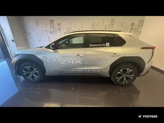 TOYOTA BZ4X - voiture de démonstration - Photo 2