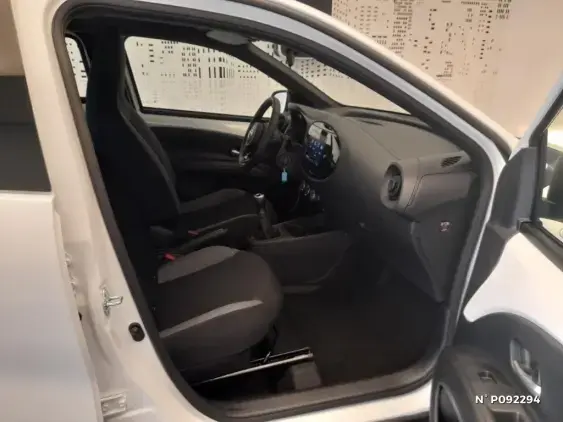 TOYOTA AYGO X - voiture de démonstration - Photo 10