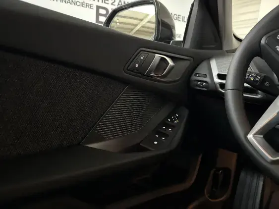 BMW SERIE 1 F70 - voiture de démonstration - Photo 12