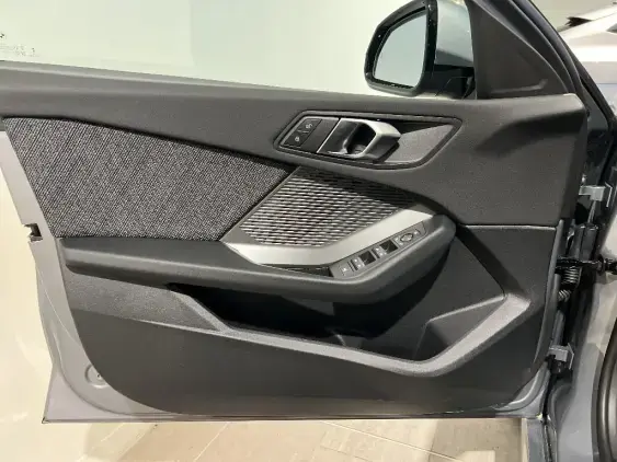 BMW SERIE 1 F70 - voiture de démonstration - Photo 18