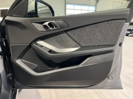 BMW SERIE 1 F70 - voiture de démonstration - Photo 19