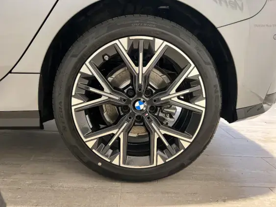 BMW SERIE 1 F70 - voiture de démonstration - Photo 23