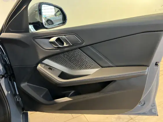 BMW SERIE 1 F70 - voiture de démonstration - Photo 19