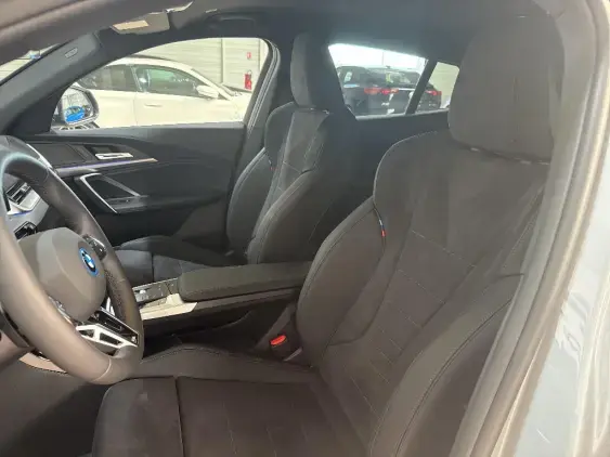 BMW iX2 U10 - voiture de démonstration - Photo 17