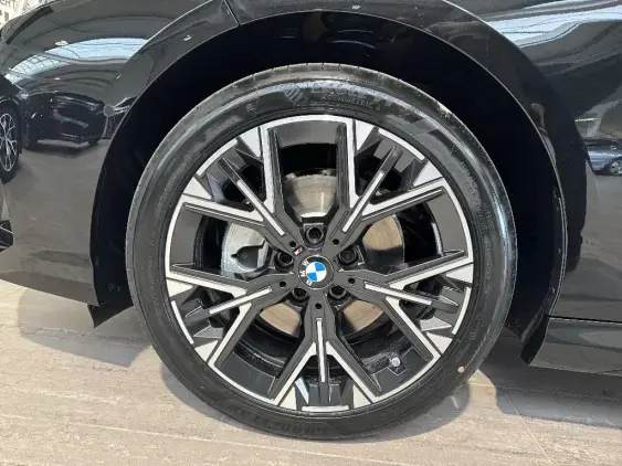 BMW SERIE 1 F70 - voiture de démonstration - Photo 17