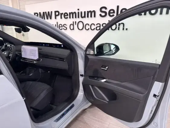 BMW iX3 NA5 - voiture de démonstration - Photo 20