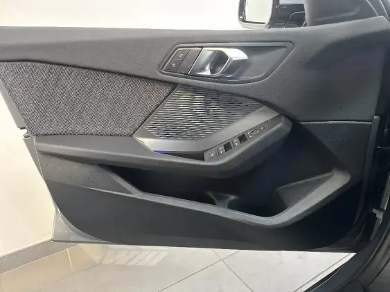 BMW SERIE 1 F70 - voiture de démonstration - Photo 17